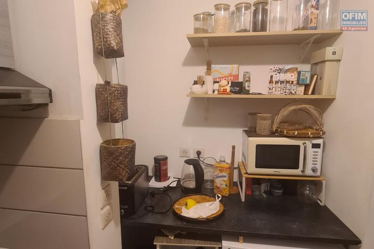 A vendre bel et spacieux appartement de type F2 de standing sur la r&eacute;sidence KELLER  &agrave; Sainte Clotilde