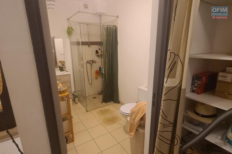 A vendre bel et spacieux appartement de type F2 de standing sur la r&eacute;sidence KELLER  &agrave; Sainte Clotilde