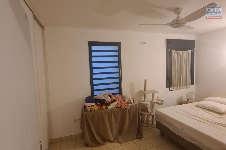 A vendre bel et spacieux appartement de type F2 de standing sur la r&eacute;sidence KELLER  &agrave; Sainte Clotilde