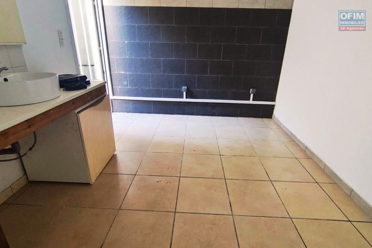 A louer local professionnel / m&eacute;dical de 50 m2 &agrave; 750&euro; HT/mois | Petite Ile - Ravine du Pont