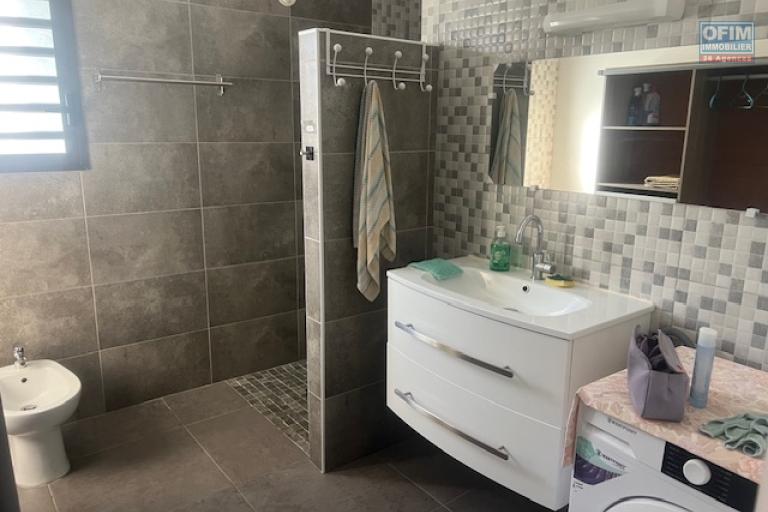 Location villa F5 meubl&eacute;e &ndash; Vue agr&eacute;able &agrave; L&rsquo;&Eacute;tang-Sal&eacute; les Hauts