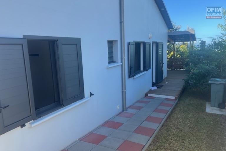 Location villa F5 meubl&eacute;e &ndash; Vue agr&eacute;able &agrave; L&rsquo;&Eacute;tang-Sal&eacute; les Hauts
