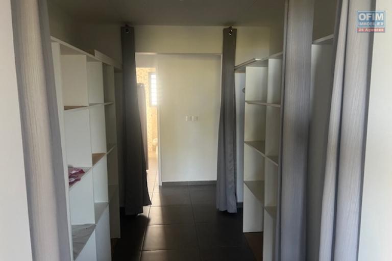 Location villa F5 meubl&eacute;e &ndash; Vue agr&eacute;able &agrave; L&rsquo;&Eacute;tang-Sal&eacute; les Hauts