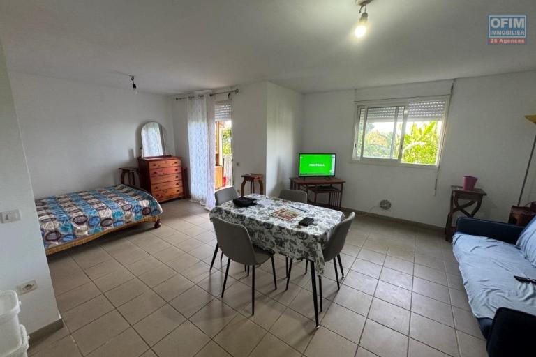 A louer grand studio d'environ 35 m&sup2; avec jardin privatif proche de l'universit...