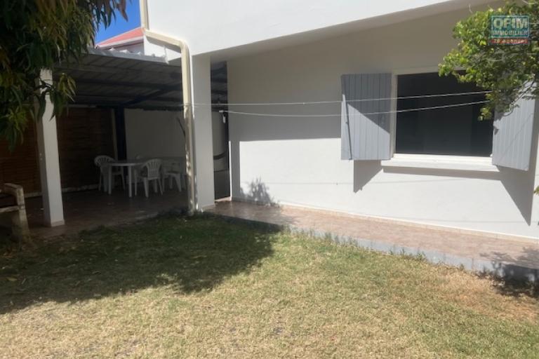 A louer grand Appartement T4 sur ETANG SALE LES BAINS avec un beau et grand jardin