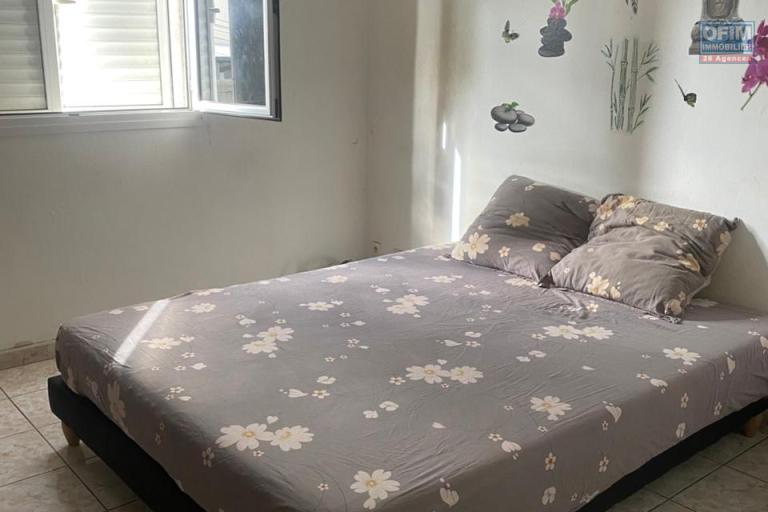 A louer appartement T3 (bas de maison) &agrave; STE MARIE, proche du centre et de l'espace commerciale La Reserve