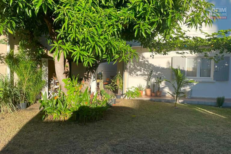 A louer grand Appartement T4 sur ETANG SALE LES BAINS avec un beau et grand jard...