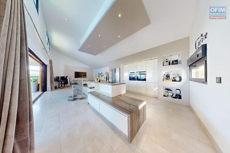 VILLA CONTEMPORAINE D&rsquo;EXCEPTION &ndash; ENTRE CIEL, MER ET LUMI&Egrave;RE &agrave; SANS SOUCI 97411