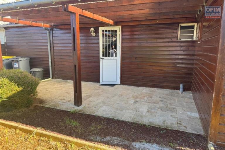 A louer charmante villa tout en bois de type F4 - secteur Bois Court