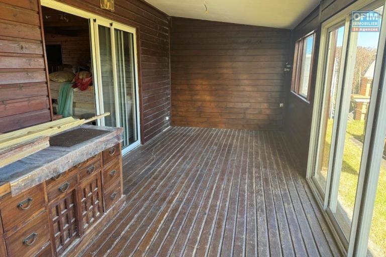 A louer charmante villa tout en bois de type F4 - secteur Bois Court