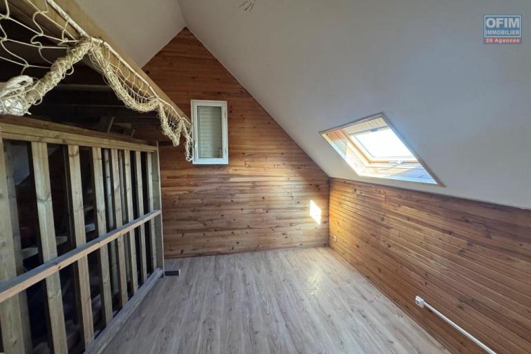 A louer charmante villa tout en bois de type F4 - secteur Bois Court