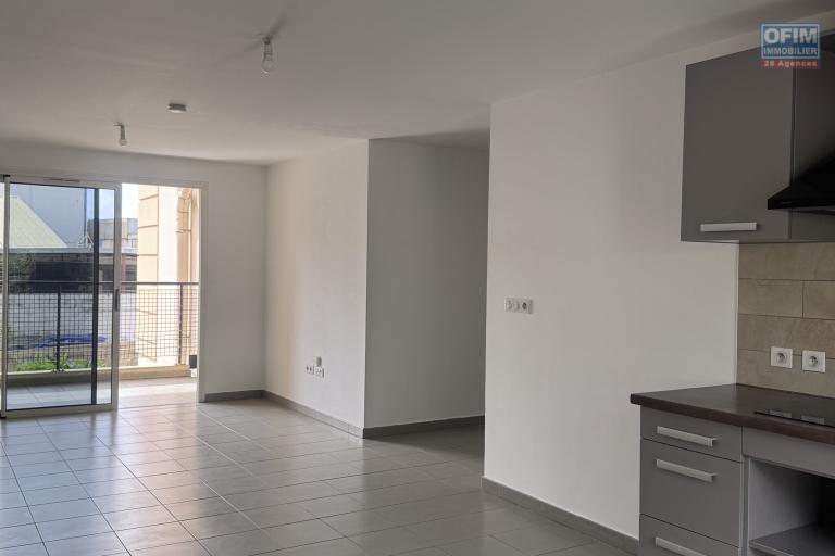 A louer très bel appartement F3 sur la résidence COQUELICOTS 4 à Sainte Clotilde.