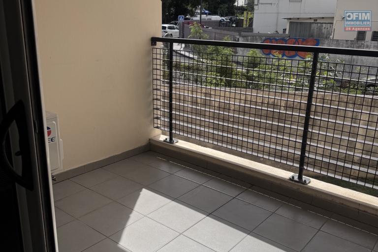 A louer très bel appartement F3 sur la résidence COQUELICOTS 4 à Sainte Clotilde.