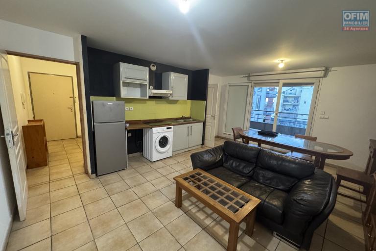 A louer joli appartement F2 MEUBLE au centre ville du Tampon