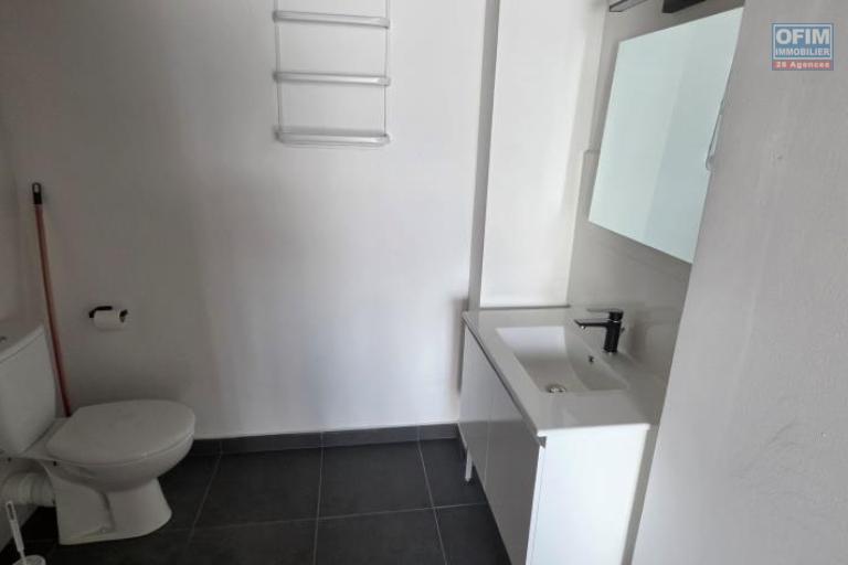 A louer studios neufs pour étudiants, MEUBLE, EQUIPE ET AMENAGE, Haut de gamme le Tampon centre ville