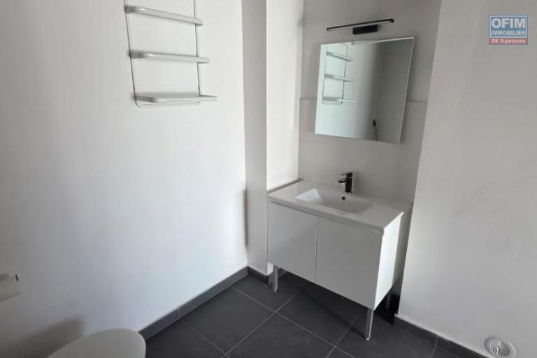 A louer studios neufs pour étudiants, MEUBLE, EQUIPE ET AMENAGE, Haut de gamme le Tampon centre ville