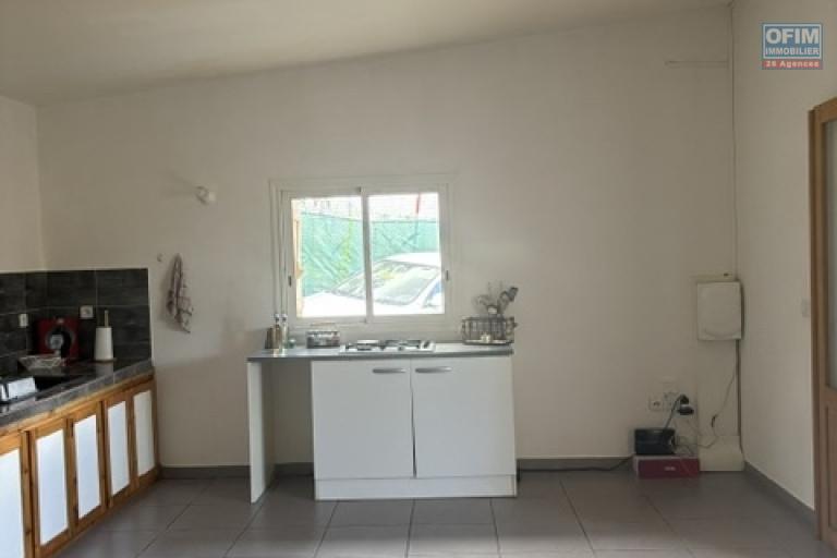 A LOUER Maison de type F2 sur SAINT-GILLES LES HAUTS à 700 euros!!