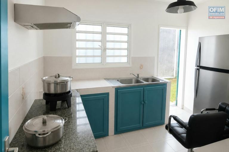 A vendre à Ste Clotilde maison T4 avec jardin, au calme d'une impasse