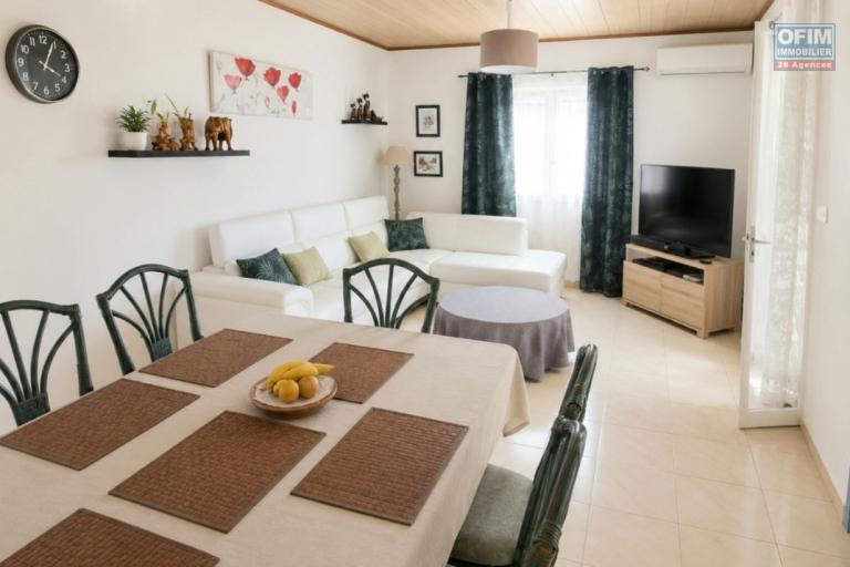 A vendre à Ste Clotilde maison T4 avec jardin, au calme d'une impasse
