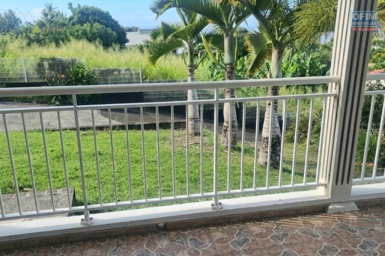 A louer grande maison secteur Mont&eacute;e sano &agrave; Sainte Marie, tr&egrave;s beau jardin, endroit calme