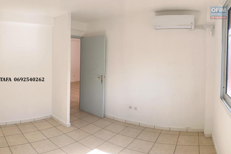 Bel appartement T2 avec terrasse de 62 m2 - Chambre climatis&eacute;e