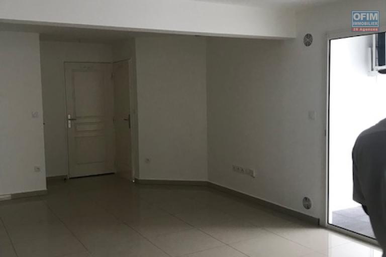 A Vendre ce beau F3 d'une surface de 62.96m2 sur la résidence PALMEA à Sainte Clotilde.