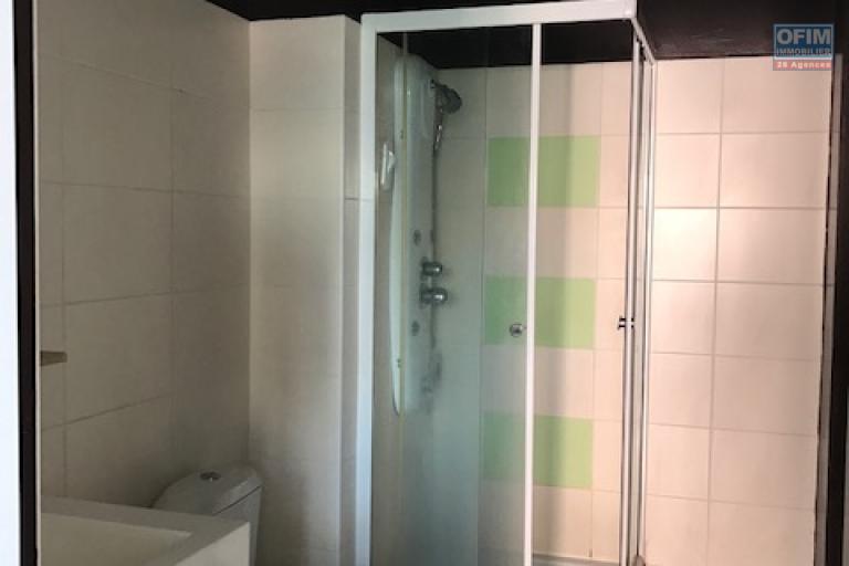 A louer appartement F1 sur la résidence PROXIMA à Sainte Clotilde.