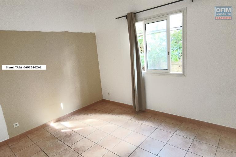 Villa F4/F5 de 150 m2 à étage - Chambre 1 au RDC