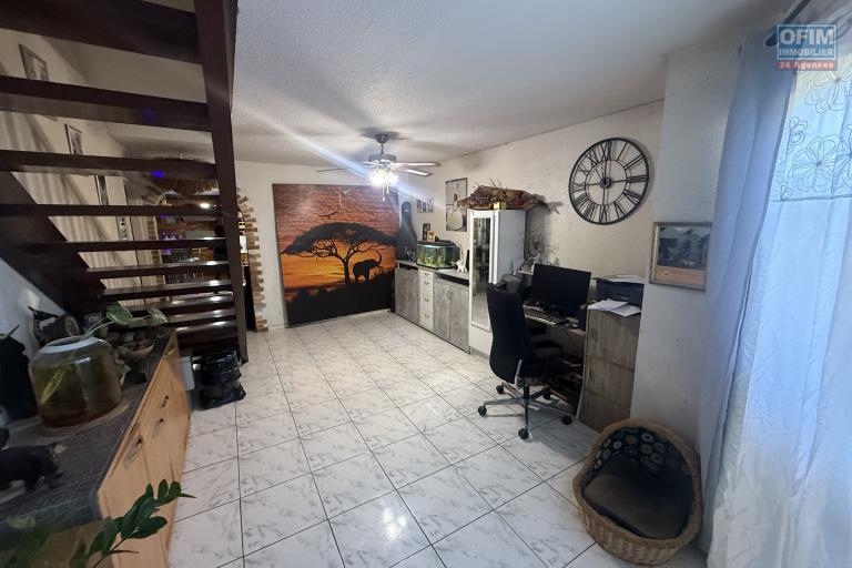 A vendre maison T4 mitoyenne proche centre ville du Port
