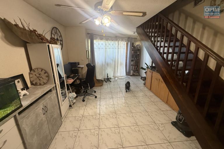 A vendre maison T4 mitoyenne proche centre ville du Port