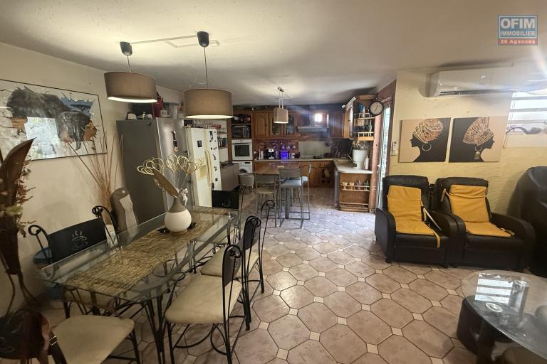 A vendre maison T4 mitoyenne proche centre ville du Port