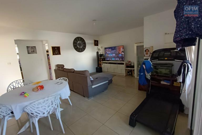 Appartement 3 chambres avec jardin de 200 m2 &agrave; la Ravine des Cabris