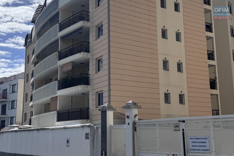A louer bel appartement F2 sur la r&eacute;sidence COQUELICOTS 1 &agrave; Sainte Clotilde.