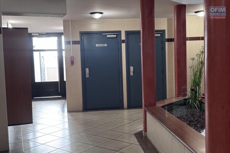 A louer bel appartement F2 sur la r&eacute;sidence COQUELICOTS 1 &agrave; Sainte Clotilde.