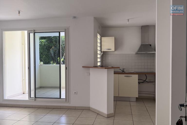 A louer bel appartement F2 sur la r&eacute;sidence COQUELICOTS 1 &agrave; Sainte Clotilde.