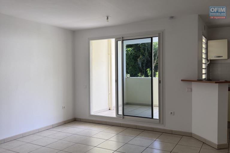 A louer bel appartement F2 sur la r&eacute;sidence COQUELICOTS 1 &agrave; Sainte Clotilde.