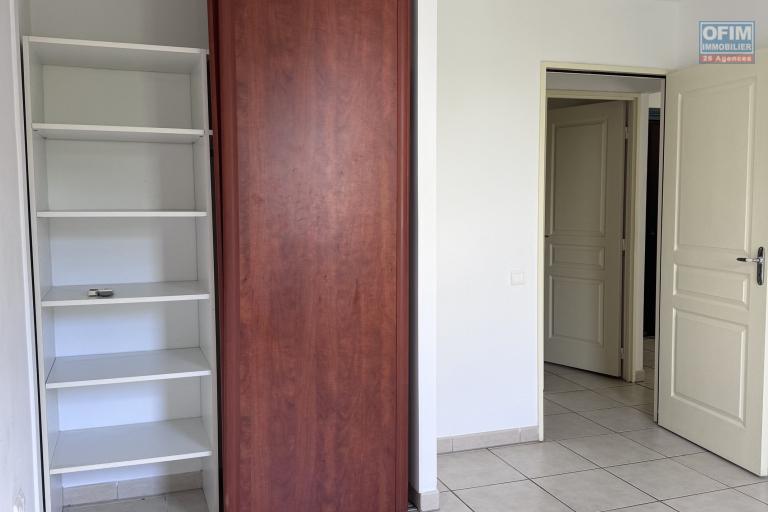A louer bel appartement F2 sur la r&eacute;sidence COQUELICOTS 1 &agrave; Sainte Clotilde.