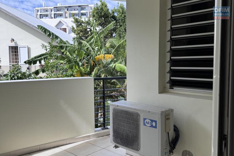 A louer bel appartement F2 sur la r&eacute;sidence COQUELICOTS 1 &agrave; Sainte Clotilde.
