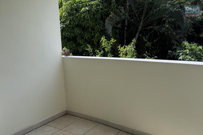 A louer bel appartement F2 sur la r&eacute;sidence COQUELICOTS 1 &agrave; Sainte Clotilde.