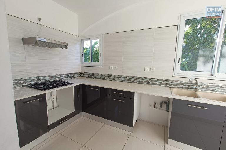 A louer Appartement T4 en duplex avec grande Terrasse &agrave; Sainte-Anne