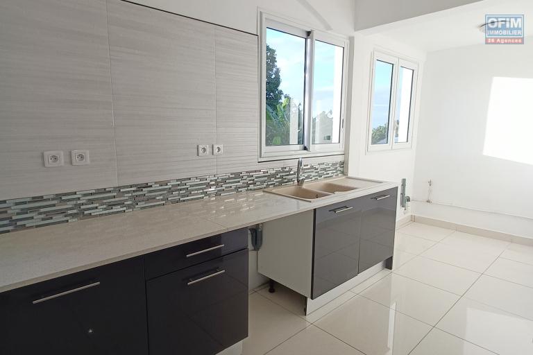 A louer Appartement T4 en duplex avec grande Terrasse &agrave; Sainte-Anne