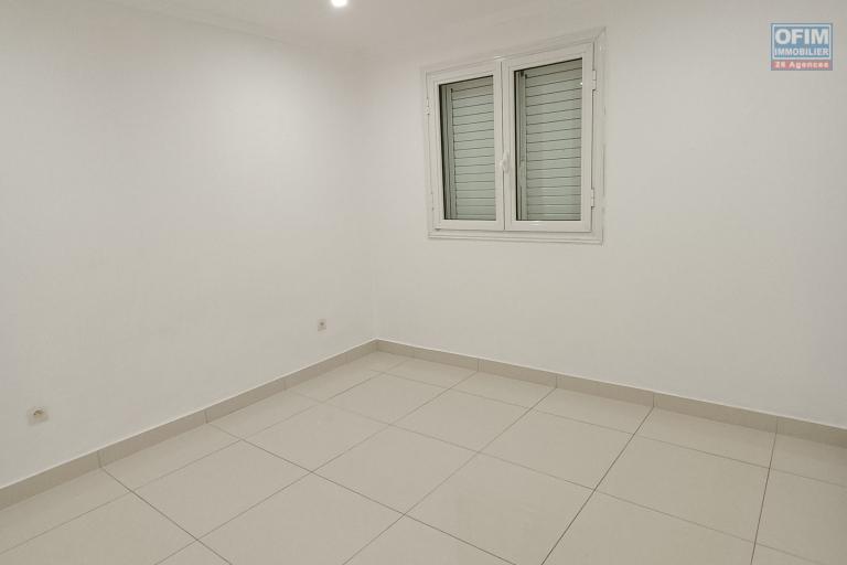 A louer Appartement T4 en duplex avec grande Terrasse &agrave; Sainte-Anne