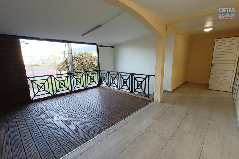 A louer Appartement T4 en duplex avec grande Terrasse &agrave; Sainte-Anne
