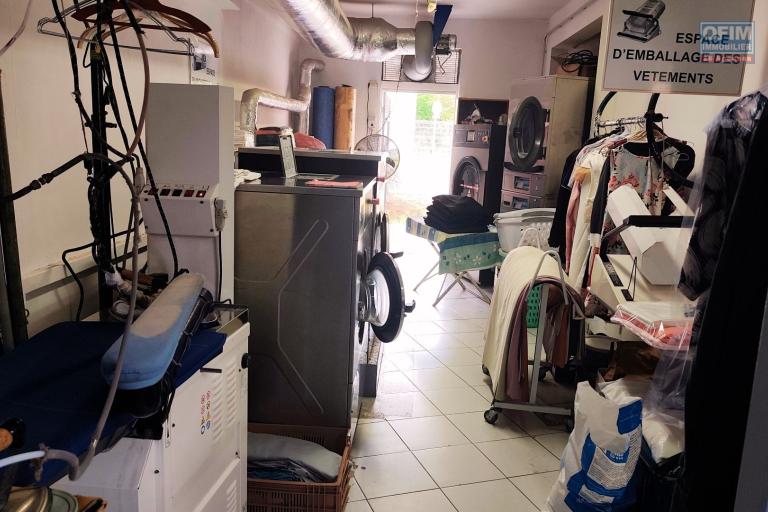 A VEDRE | Pressing & Laverie &ndash; Une activit&eacute; essentielle avec client&egrave;le fid&egrave;le &agrave; Saint-Gilles les Bains | 58 500&euro;