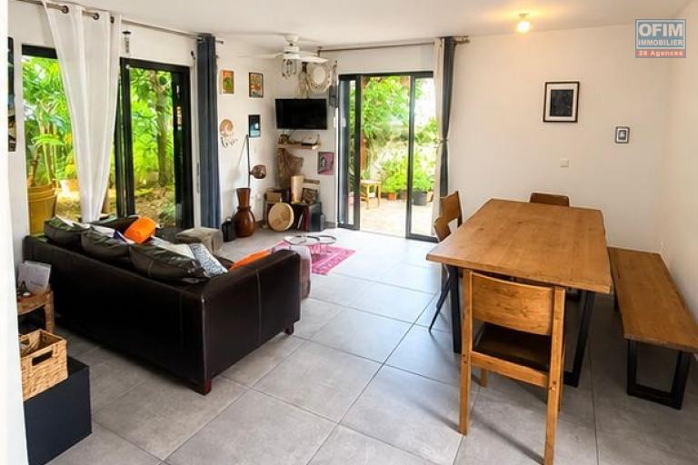 &Agrave; louer maison F4, 3 chambres, cuisine &eacute;quip&eacute;e, terrasse, jardin cl&ocirc;tur&eacute;, endroit au calme