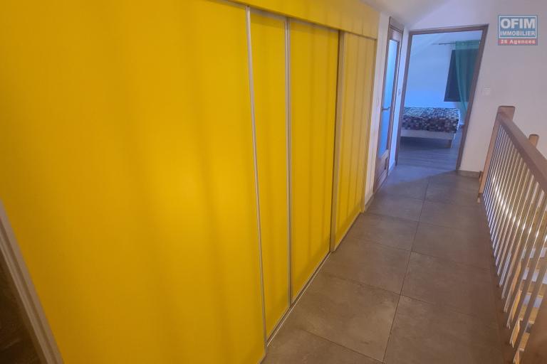 &Agrave; louer maison F4, 3 chambres, cuisine &eacute;quip&eacute;e, terrasse, jardin cl&ocirc;tur&eacute;, endroit au calme
