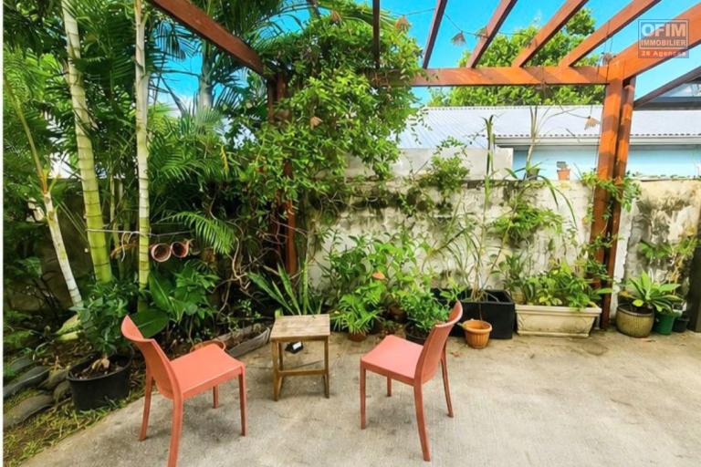 &Agrave; louer maison F4, 3 chambres, cuisine &eacute;quip&eacute;e, terrasse, jardin cl&ocirc;tur&eacute;, endroit au calme