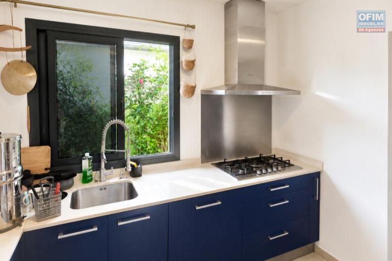 &Agrave; louer maison F4, 3 chambres, cuisine &eacute;quip&eacute;e, terrasse, jardin cl&ocirc;tur&eacute;, endroit au calme
