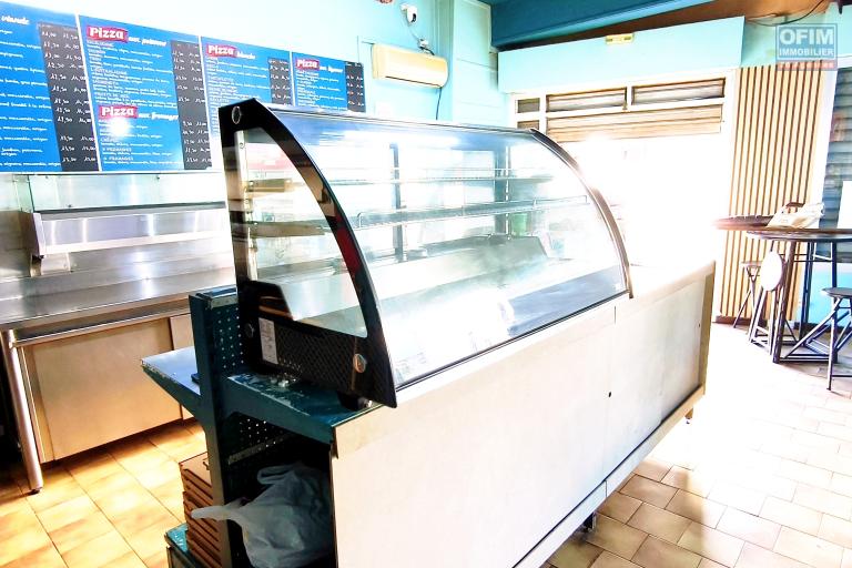 Fonds de commerce PIZZERIA centre-ville de Petite-Ile