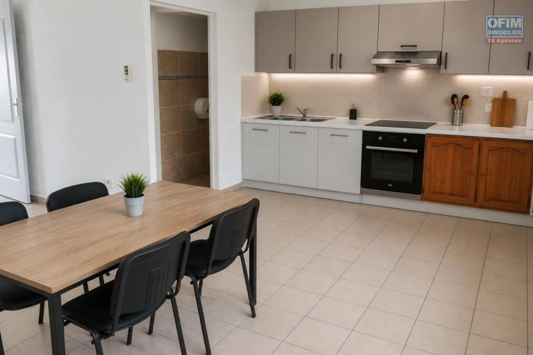 À LOUER – Local professionnel ou commercial de 140 m² à Trois Mares